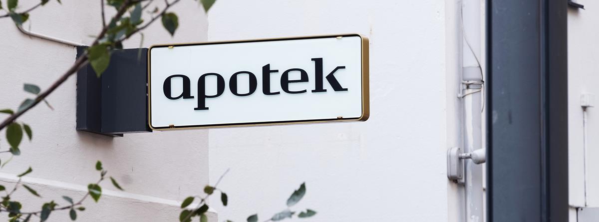 apoteksskilt-1200x445.jpg
