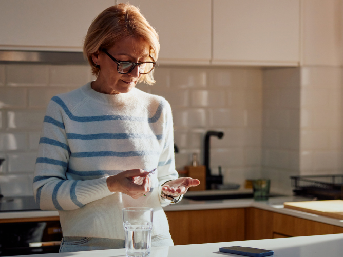 Kvinde Køkken 668X501