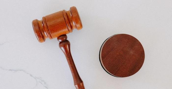 dommer-hammer-700px.jpg