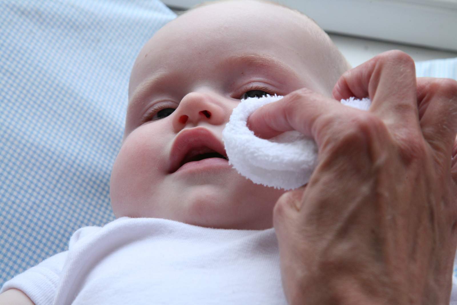 Baby Vaskes I Ansigtet