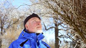 Aeldre Mand I Skoven