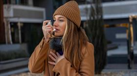 Astmaspray Kvinde Istock