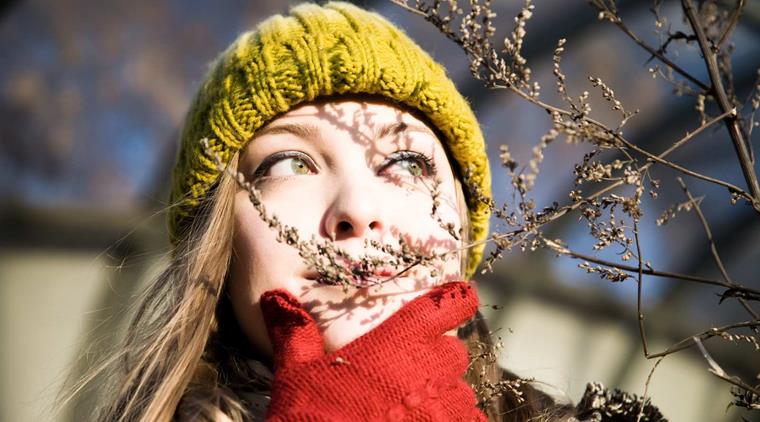 Dyspepsi Kvinde Efteraarsbillede