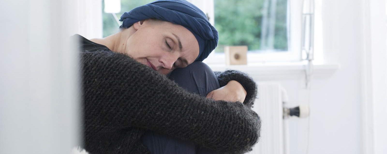 cancer-siddende-kvinde.jpg